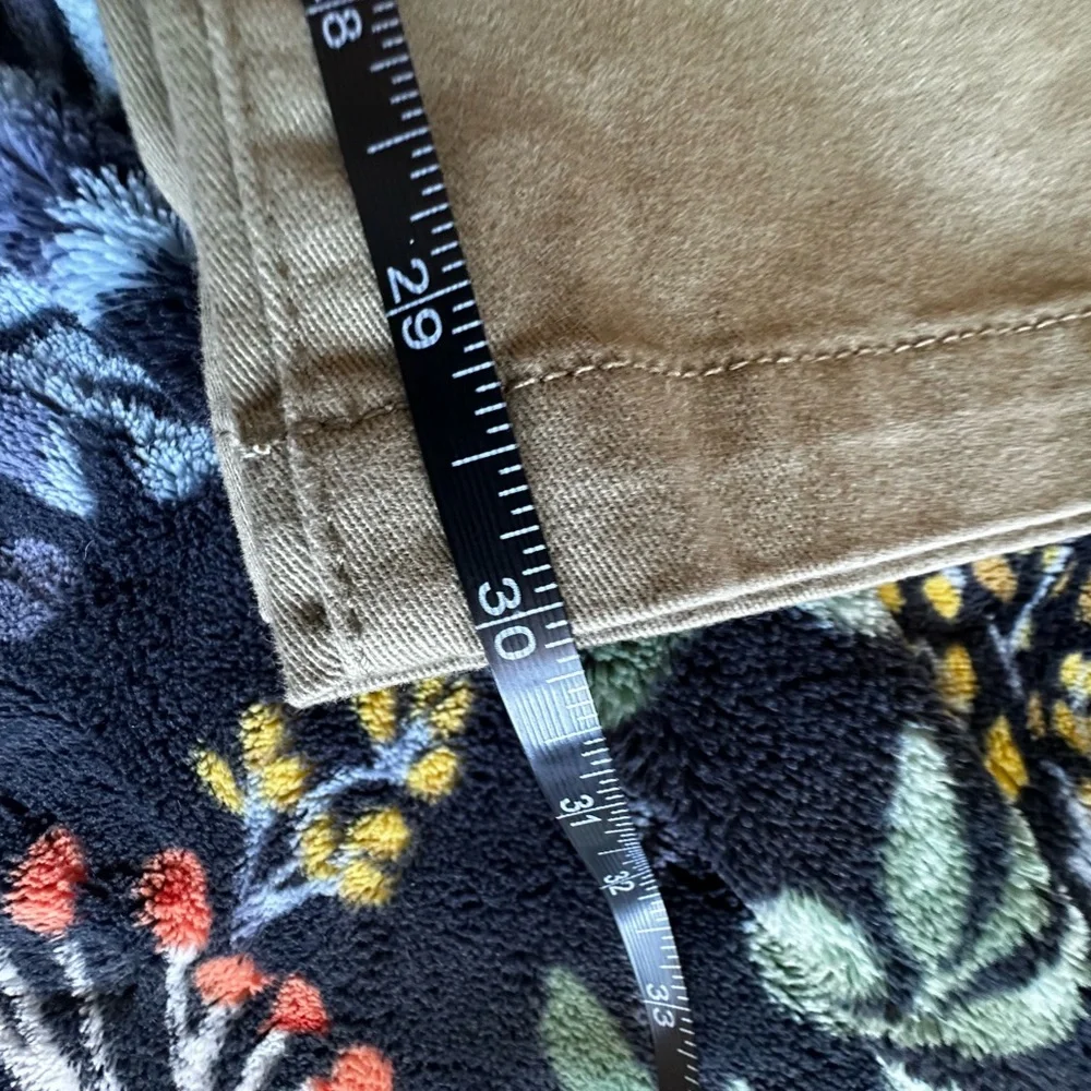 🌿 NWT H&M Green Cargo Pants Size 18 Utility Pocket Stretch Khaki 🤎